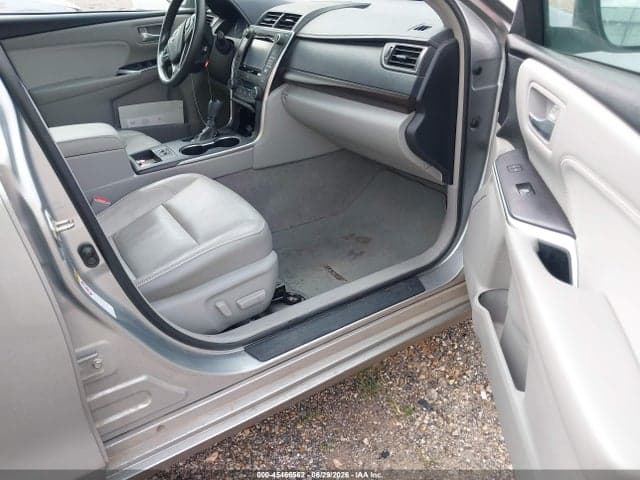 2017 TOYOTA CAMRY XLE 5