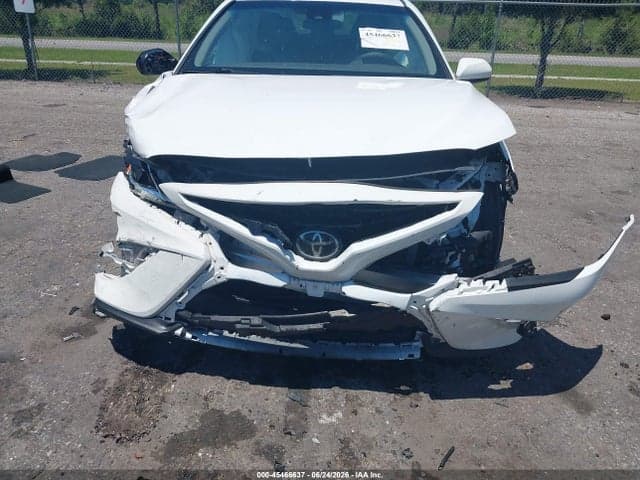 2018 TOYOTA CAMRY SE 11