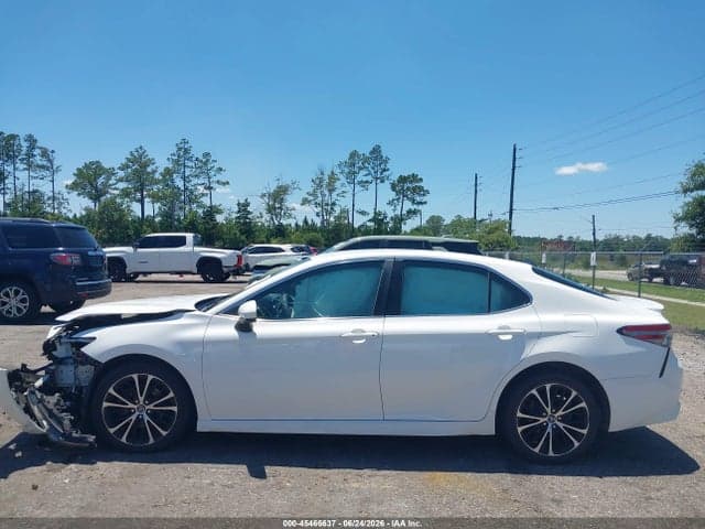 2018 TOYOTA CAMRY SE 13
