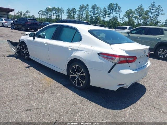 2018 TOYOTA CAMRY SE 3