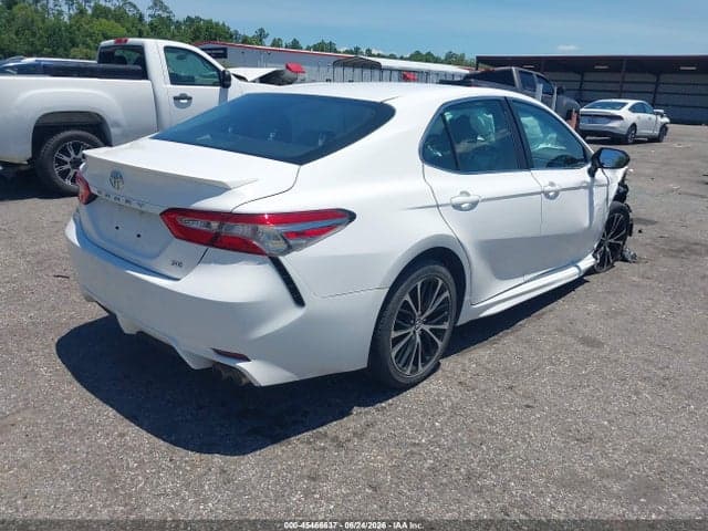2018 TOYOTA CAMRY SE 4