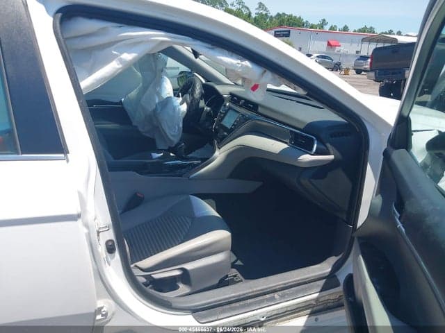 2018 TOYOTA CAMRY SE 5