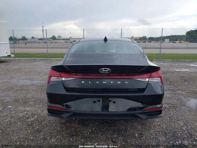 2023 HYUNDAI ELANTRA SE 16