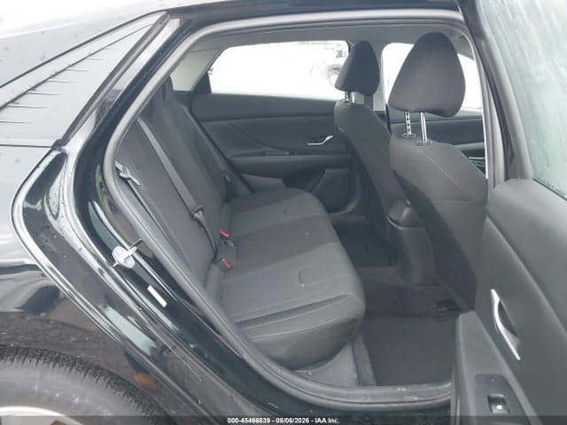 2023 HYUNDAI ELANTRA SE 8