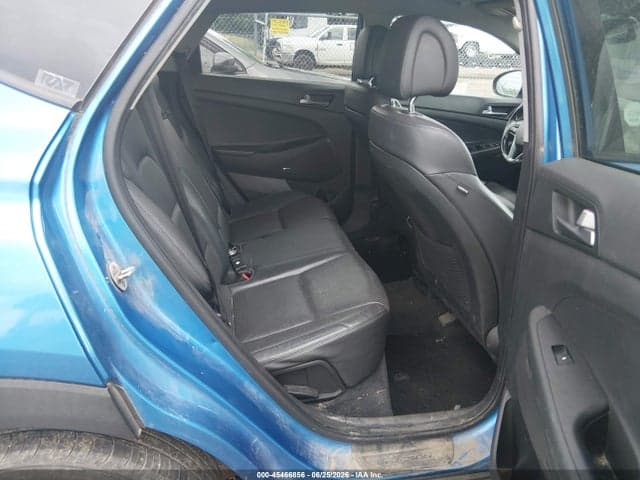 2017 HYUNDAI TUCSON SE PLUS 8