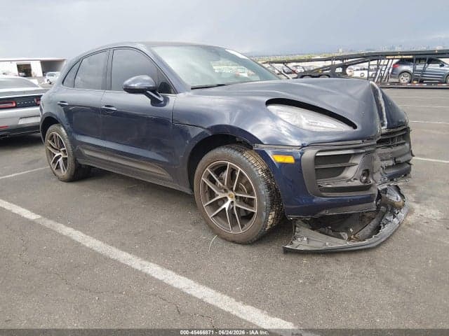 2023 PORSCHE MACAN T 1