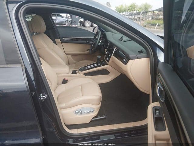 2023 PORSCHE MACAN T 5