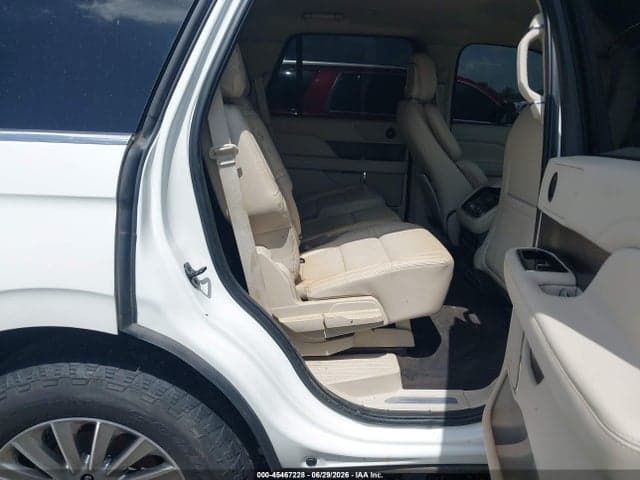 2021 LINCOLN NAVIGATOR STANDARD 8