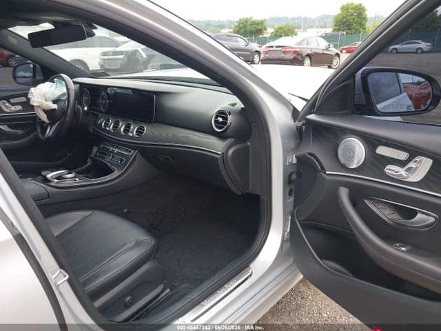 2019 MERCEDES-BENZ E 300 4MATIC 5