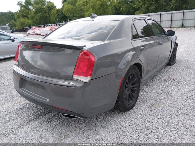 2017 CHRYSLER 300 LIMITED 4