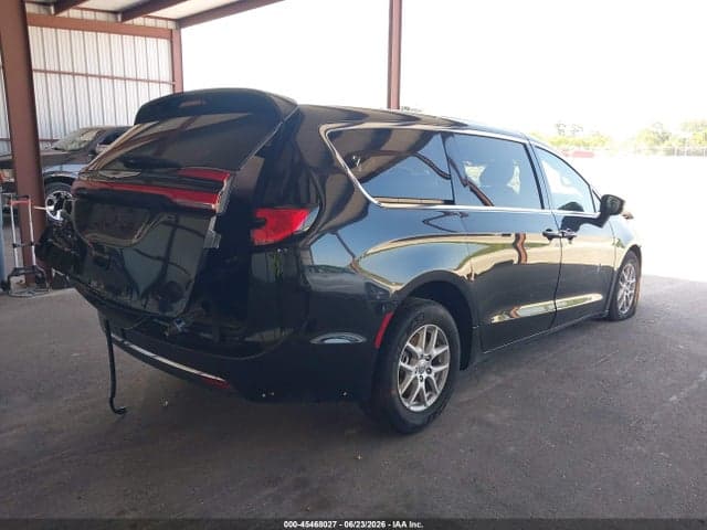 2023 CHRYSLER PACIFICA TOURING 4