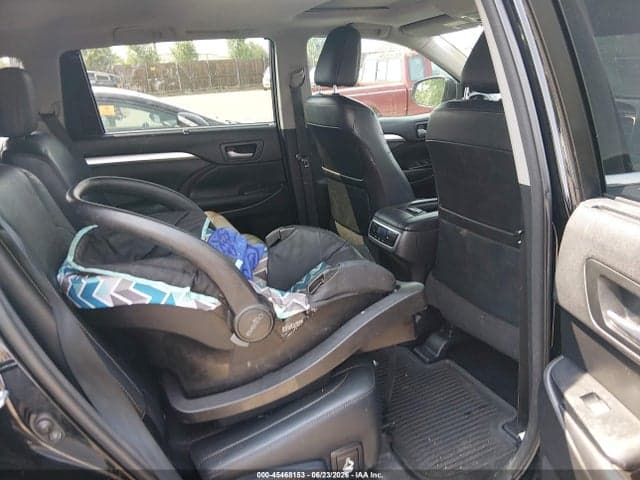 2016 TOYOTA HIGHLANDER XLE V6 8