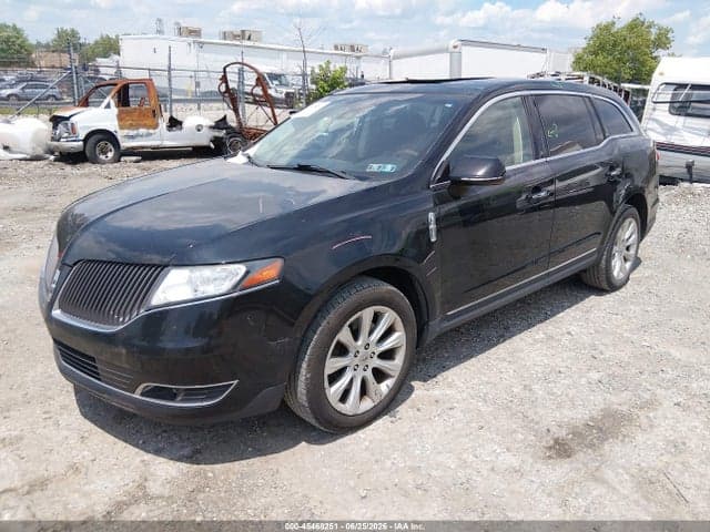 2016 LINCOLN MKT 2