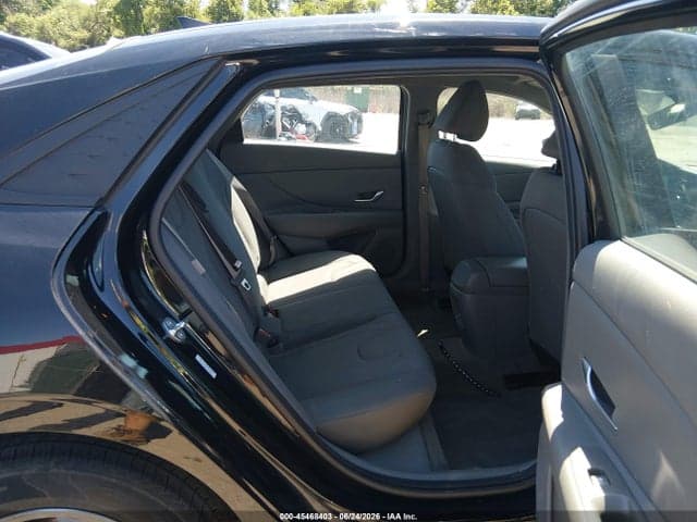 2024 HYUNDAI ELANTRA SE 8