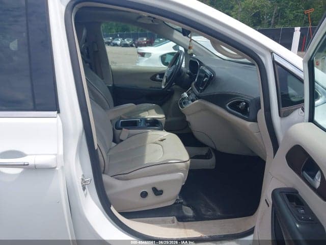 2017 CHRYSLER PACIFICA LIMITED 5