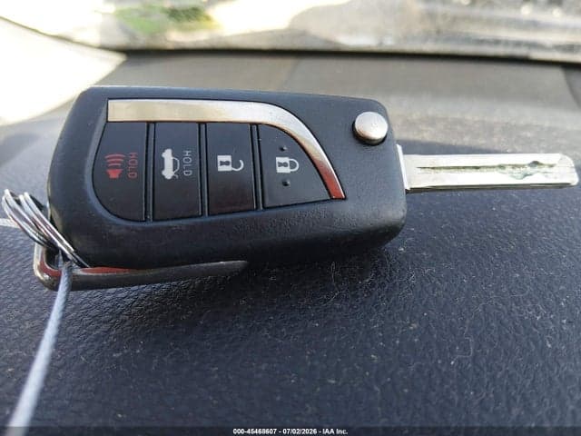 2022 TOYOTA CAMRY SE 11