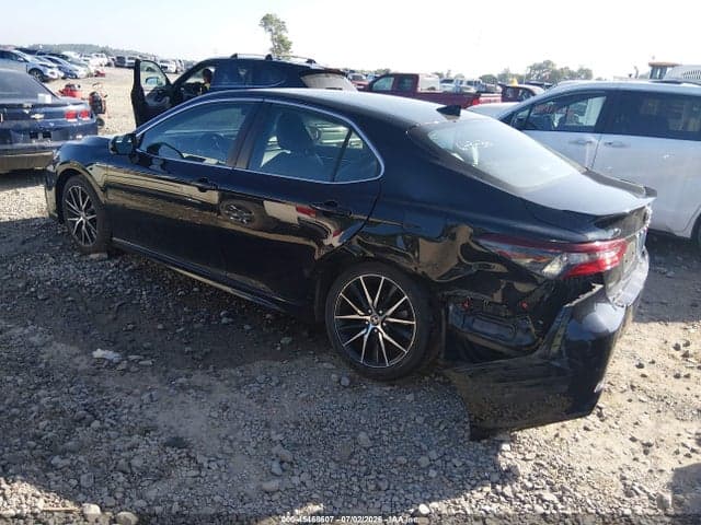 2022 TOYOTA CAMRY SE 3
