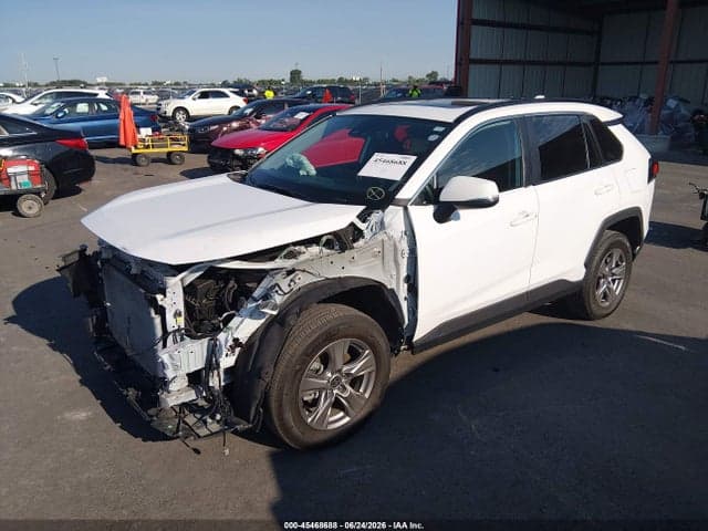 2024 TOYOTA RAV4 XLE 2