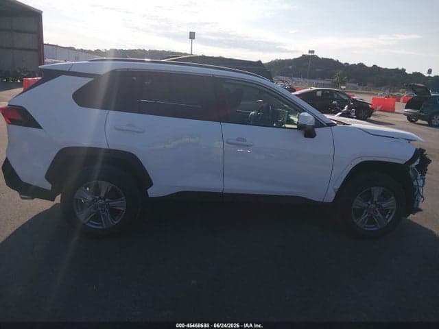 2024 TOYOTA RAV4 XLE 13