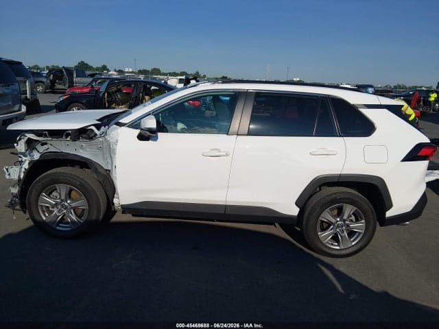 2024 TOYOTA RAV4 XLE 14
