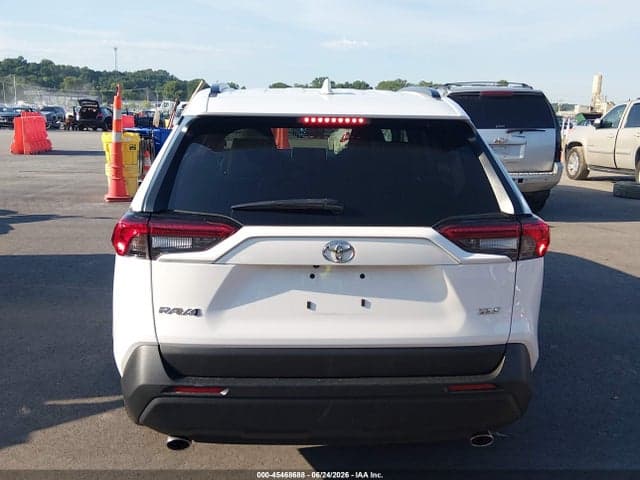 2024 TOYOTA RAV4 XLE 16