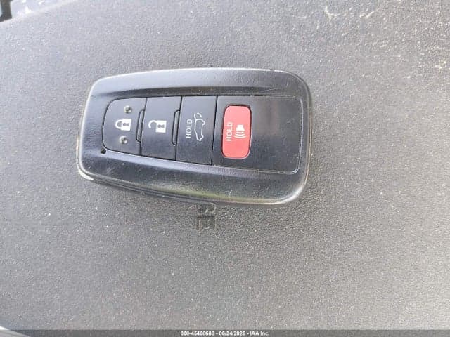 2024 TOYOTA RAV4 XLE 10