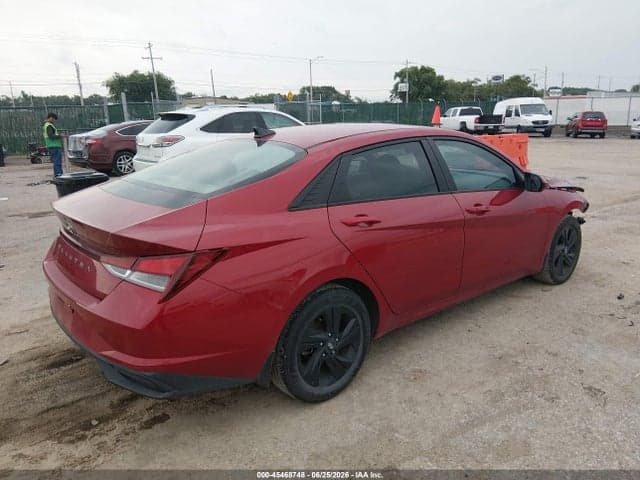 2022 HYUNDAI ELANTRA SEL 4