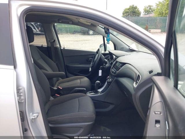 2020 CHEVROLET TRAX FWD LT 5