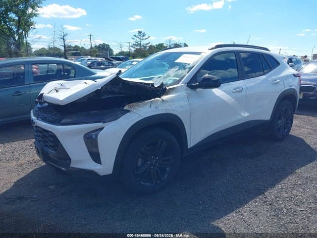 2025 CHEVROLET TRAX FWD ACTIV 2