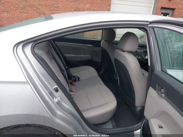 2020 HYUNDAI ELANTRA SE 8