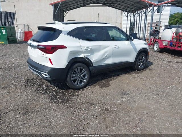 2021 KIA SELTOS S 4
