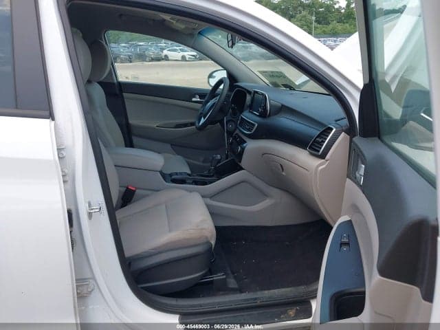 2021 HYUNDAI TUCSON SE 5