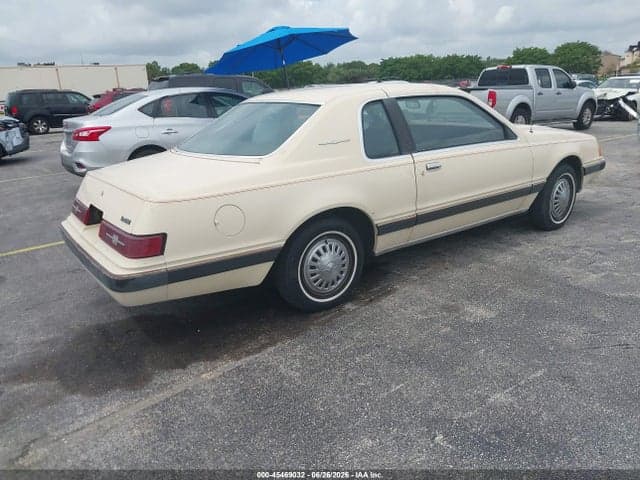 1983 FORD THUNDERBIRD 4