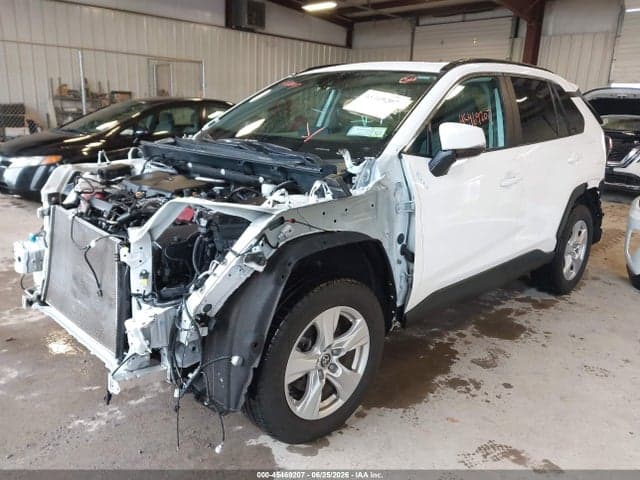 2021 TOYOTA RAV4 XLE 2