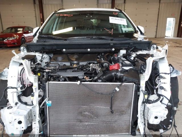 2021 TOYOTA RAV4 XLE 18