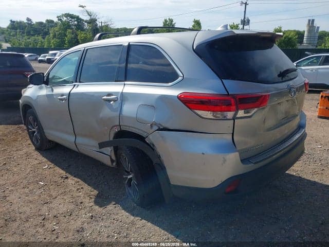 2017 TOYOTA HIGHLANDER LE PLUS 3