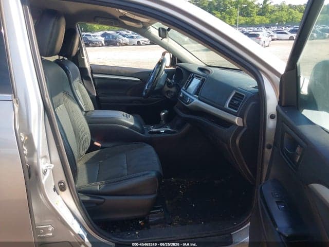 2017 TOYOTA HIGHLANDER LE PLUS 5