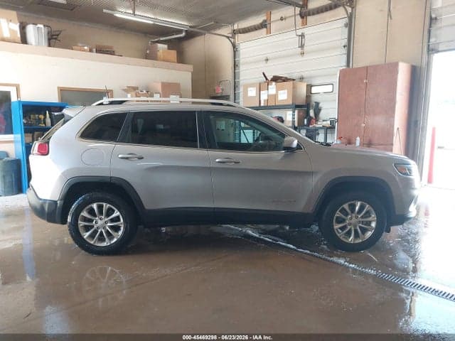 2019 JEEP CHEROKEE LATITUDE 4X4 18