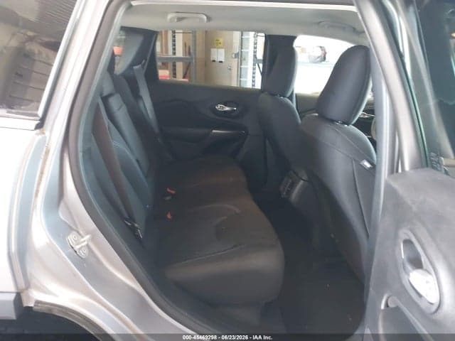 2019 JEEP CHEROKEE LATITUDE 4X4 8