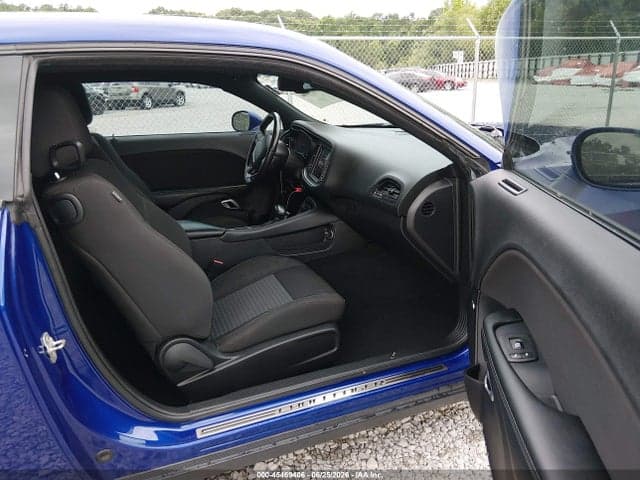 2021 DODGE CHALLENGER SXT 5
