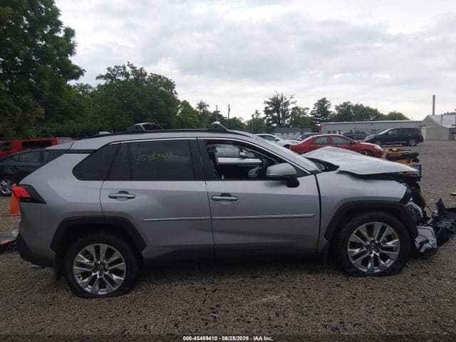 2025 TOYOTA RAV4 XLE PREMIUM 13