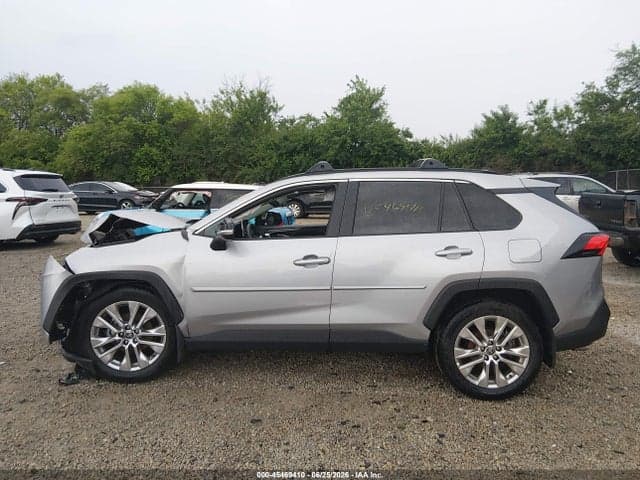2025 TOYOTA RAV4 XLE PREMIUM 14