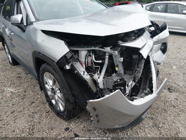 2025 TOYOTA RAV4 XLE PREMIUM 17