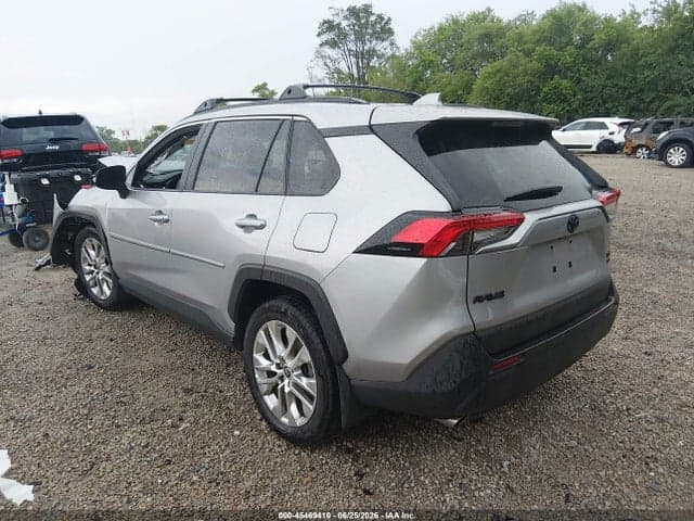 2025 TOYOTA RAV4 XLE PREMIUM 3