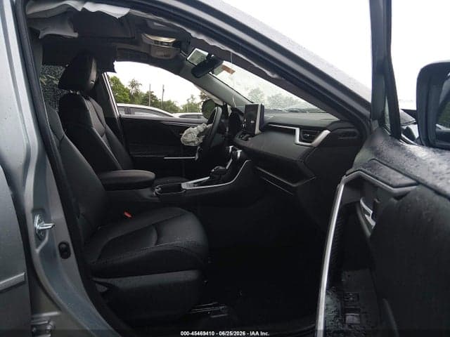 2025 TOYOTA RAV4 XLE PREMIUM 5