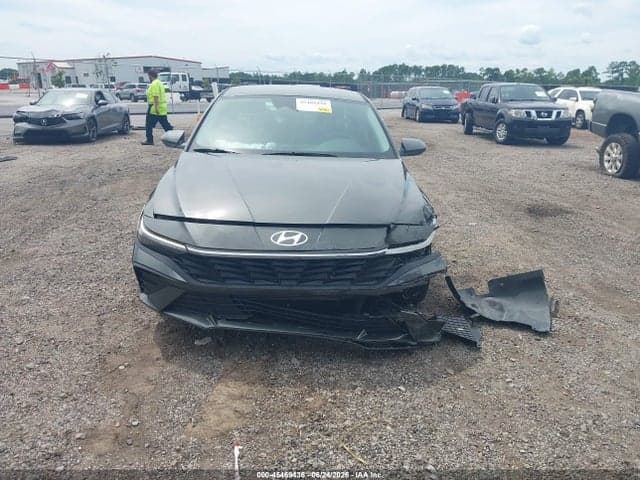 2024 HYUNDAI ELANTRA SEL 12