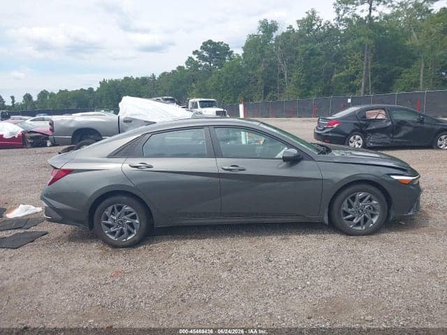 2024 HYUNDAI ELANTRA SEL 13