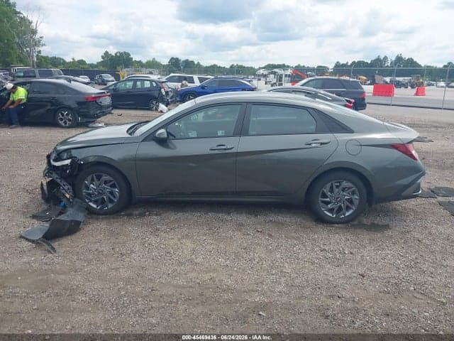 2024 HYUNDAI ELANTRA SEL 14