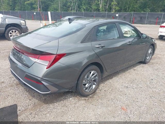 2024 HYUNDAI ELANTRA SEL 4