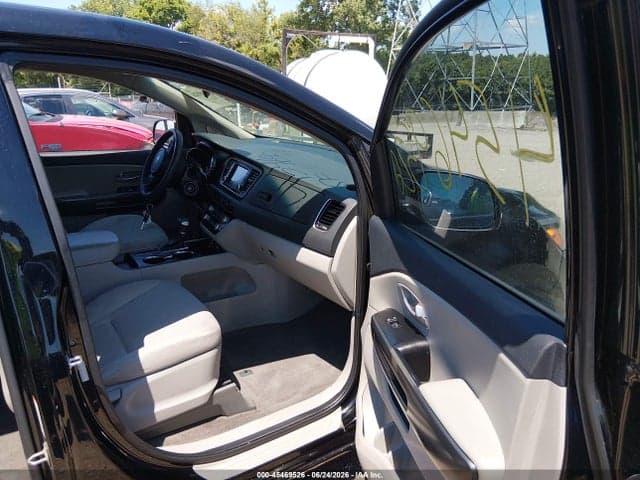 2019 KIA SEDONA LX 5